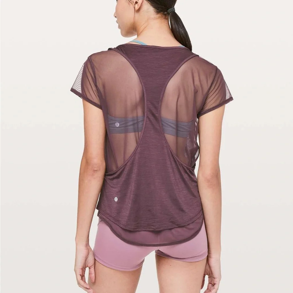 Lululemon set the  course mesh top